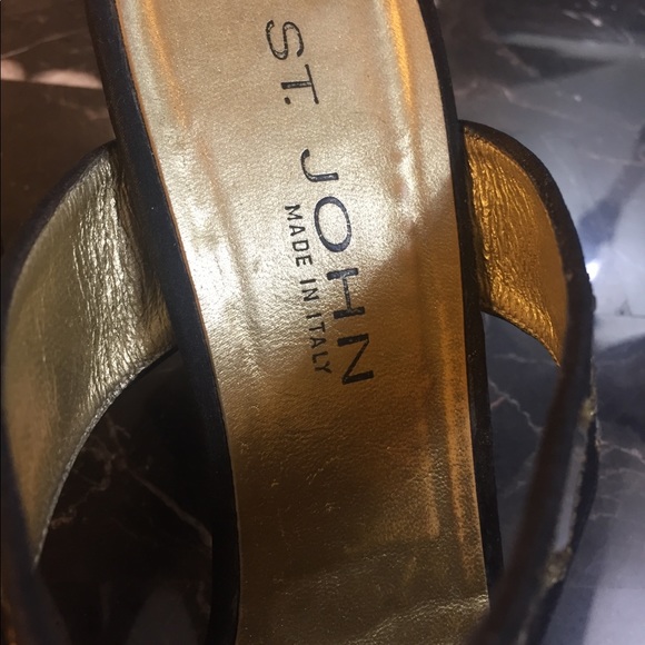 St.John Heels Black 9.5 with Beautiful Design - Picture 10 of 16